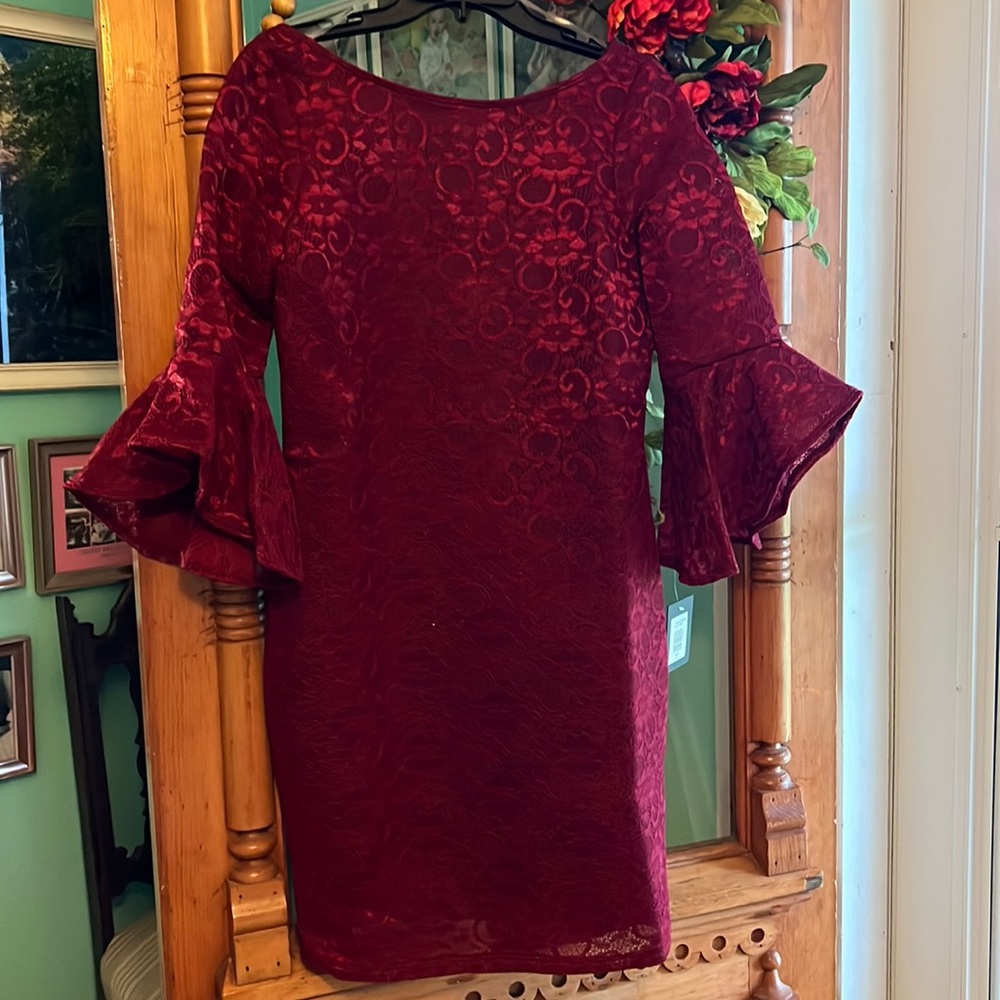 Marina Lace Dress size 6 Wine color NWT Bell sleeves